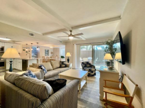 1652 Bluff Villa - Newly Renovated End Unit with Spacious Living Area, Private Patio, Short Walk to the Beach